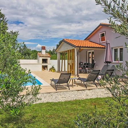 Natascha In Pamici - Haus Fuer 6 Personen Villa Žminj Exterior foto