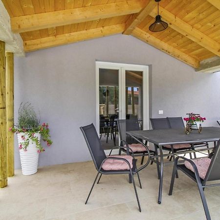 Natascha In Pamici - Haus Fuer 6 Personen Villa Žminj Exterior foto