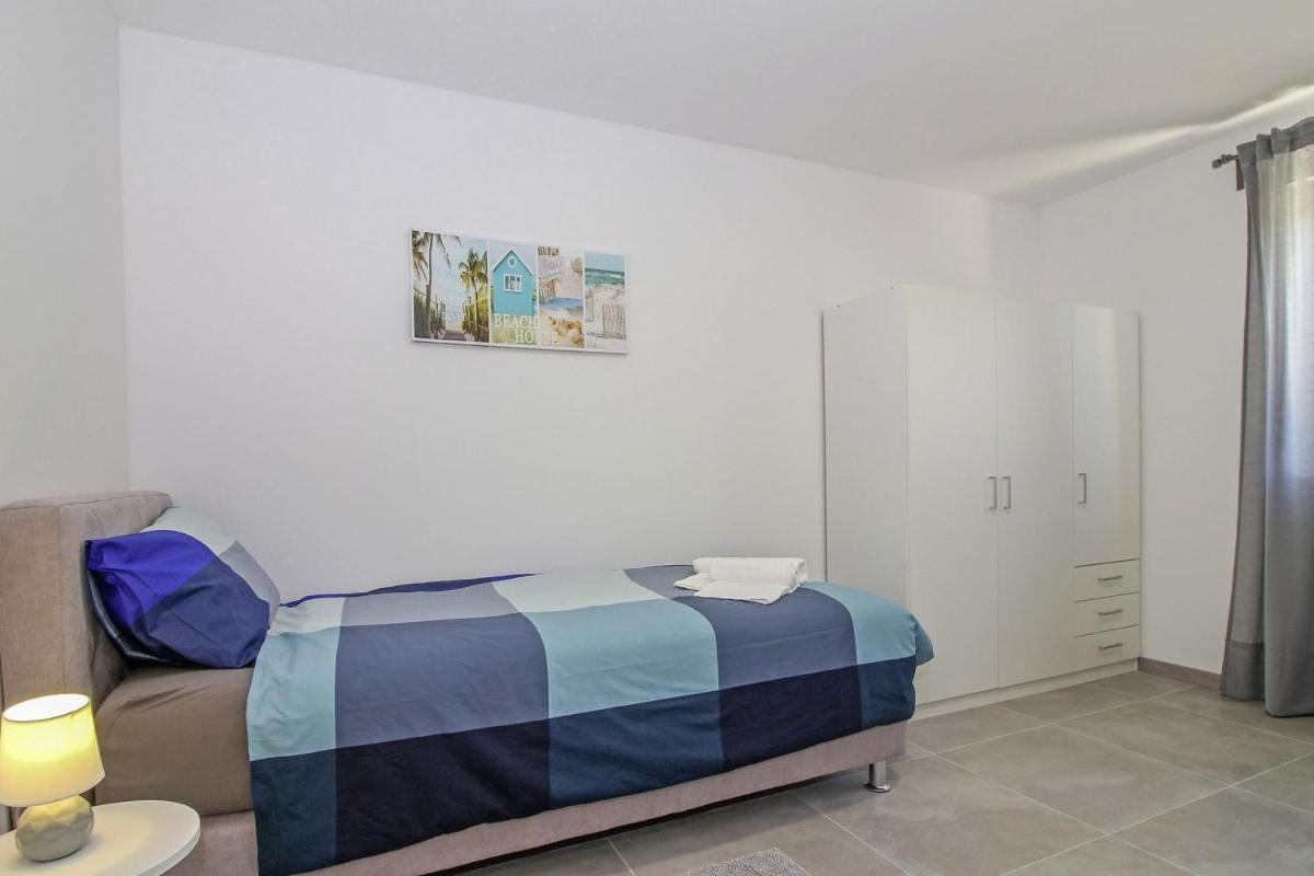 Natascha In Pamici - Haus Fuer 6 Personen Villa Žminj Exterior foto